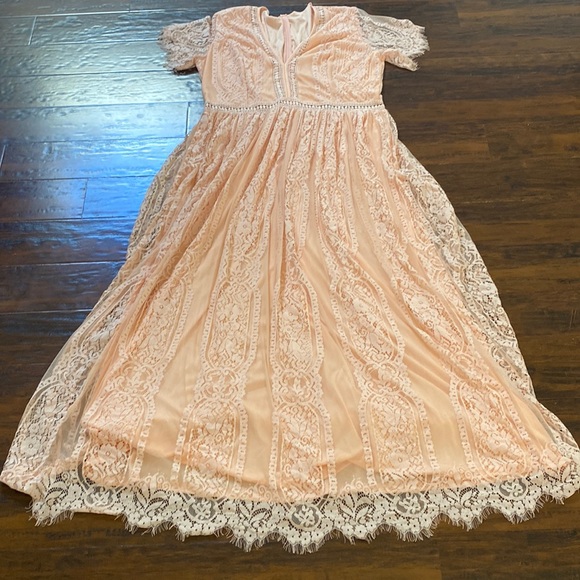 Peach Short Sleeve Maxi Lace Dress Size XXL - Picture 2 of 6